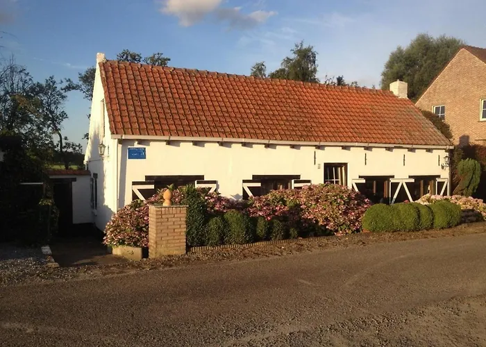 Attractive Bungalow With Garden
