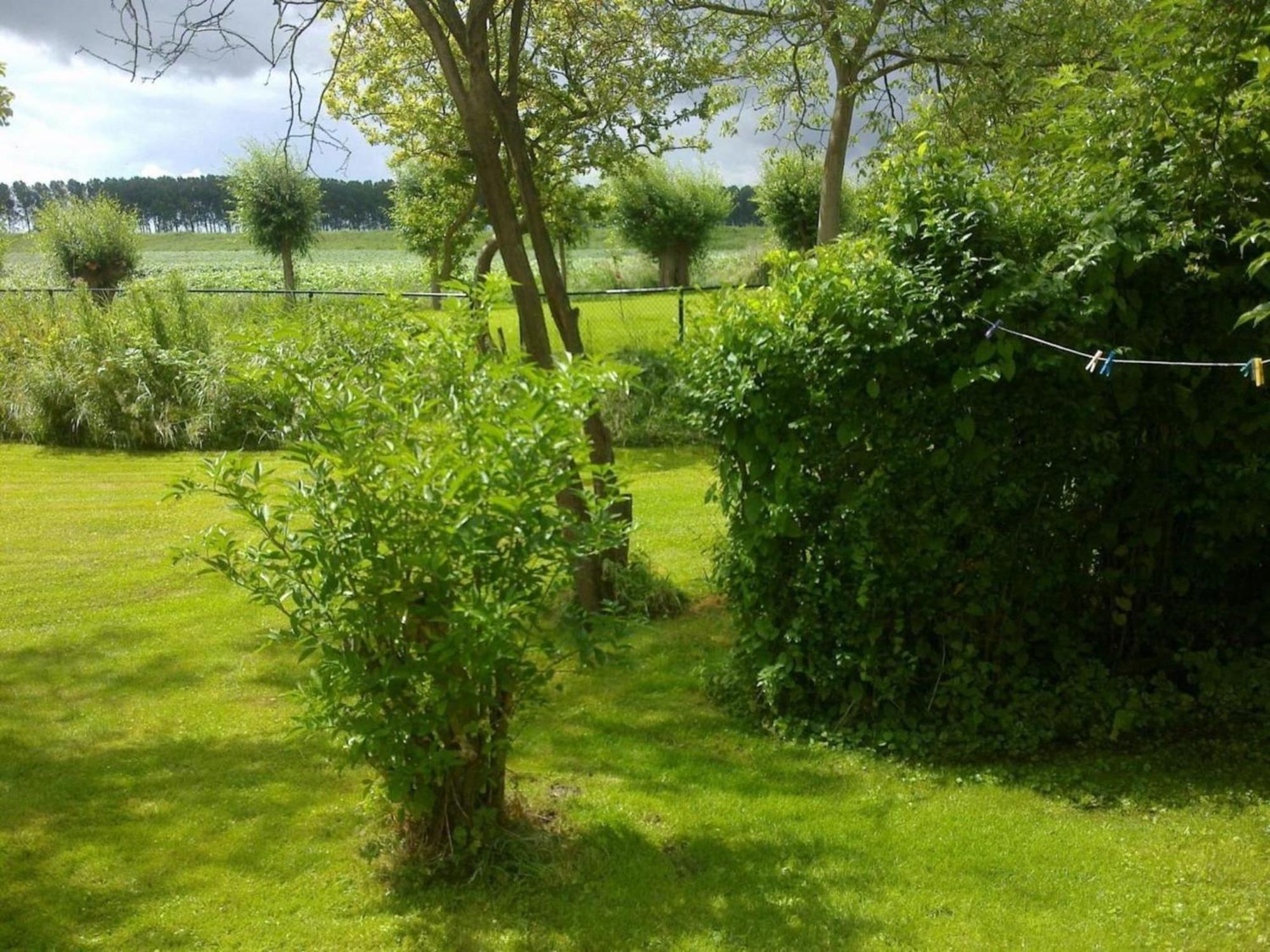 Attractive With Garden Vakantiehuis