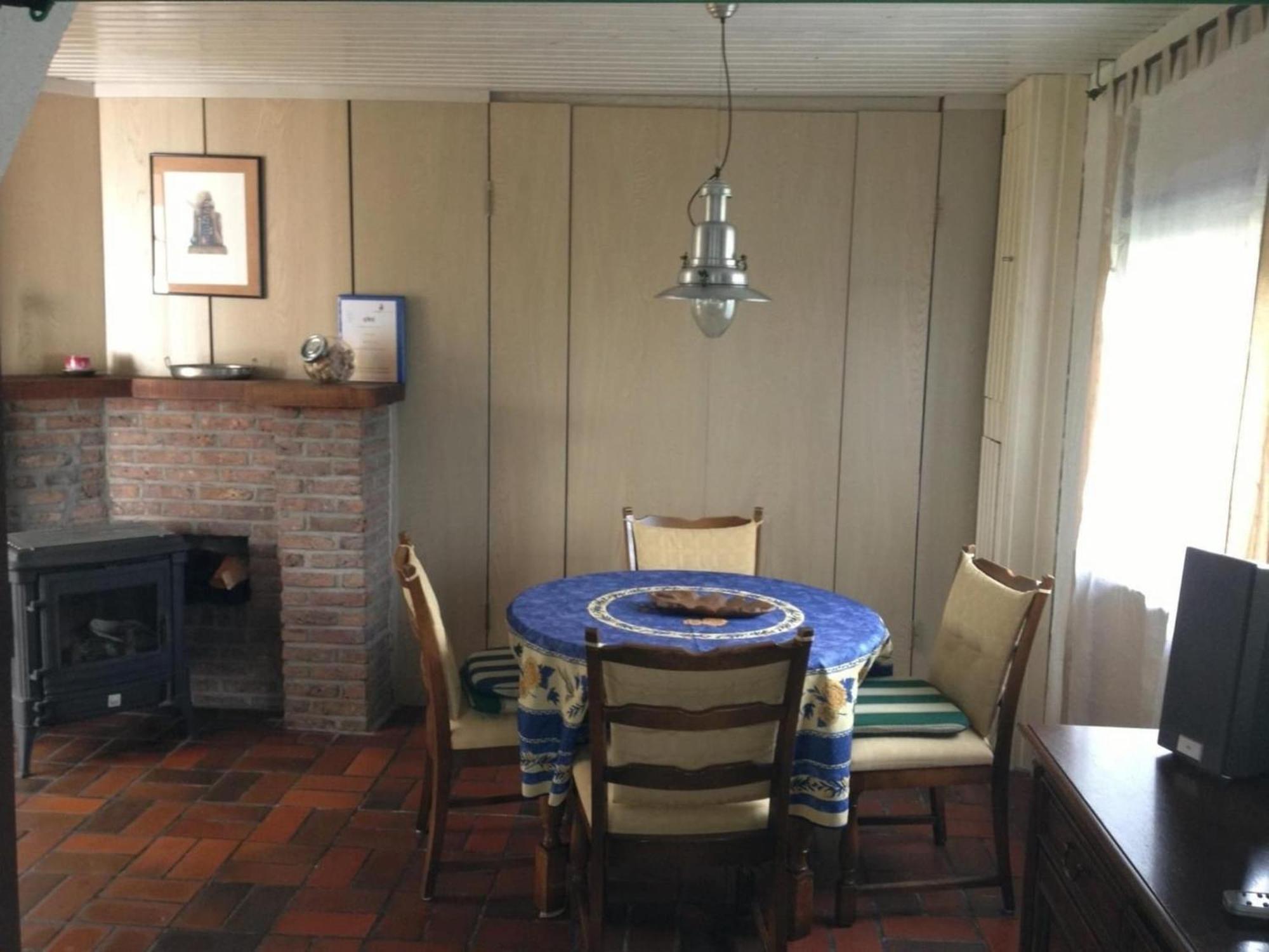 Vakantiehuis Attractive With Garden
